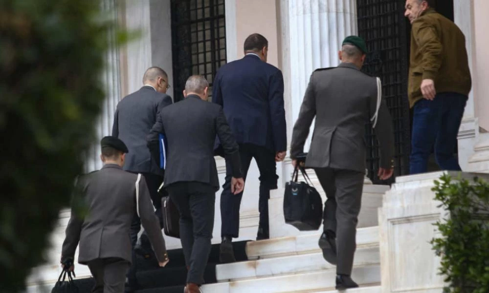 Συνεδριάζει σήμερα το ΚΥΣΕΑ για αρχηγούς και νέα δομή ΕΔ